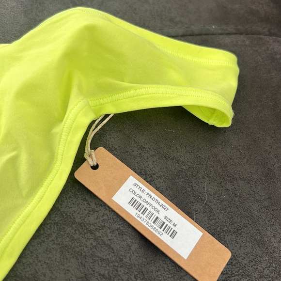 Skims Fit Everybody Thong - Picture 7 of 13